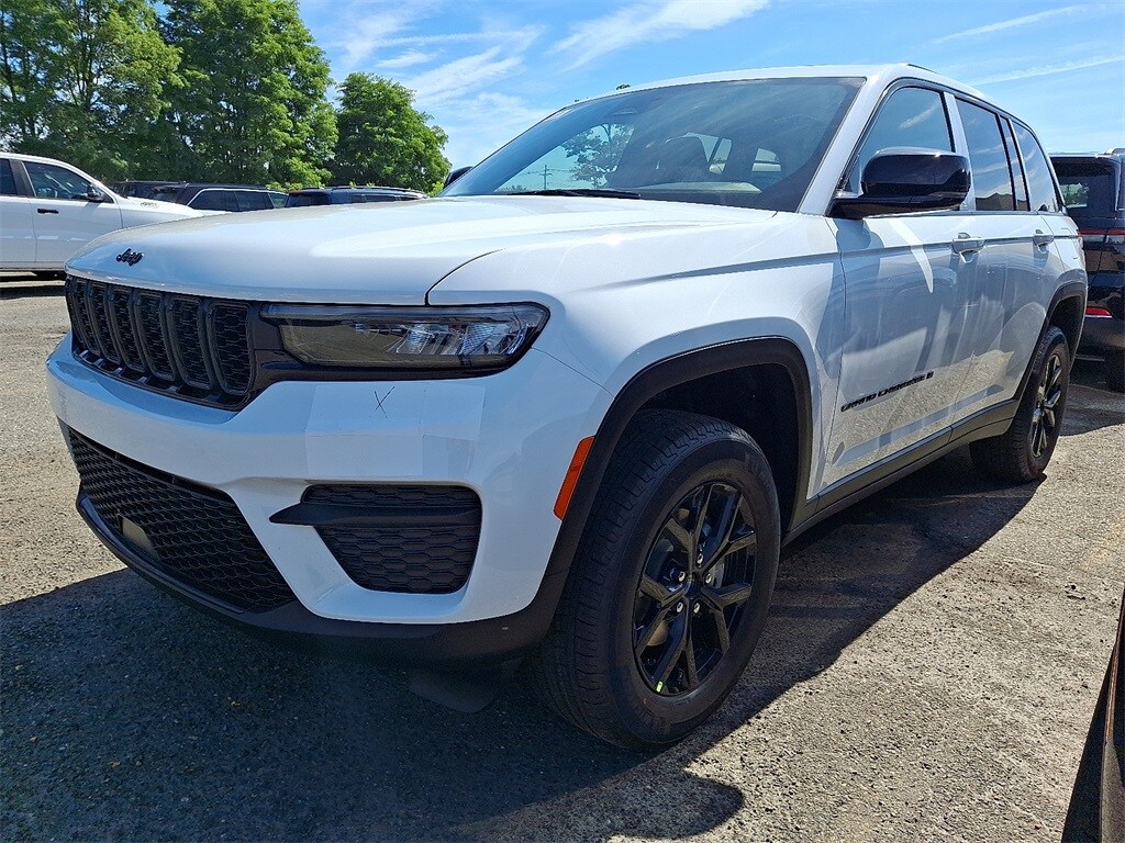 2025 Jeep Grand Cherokee Altitude X photo 3