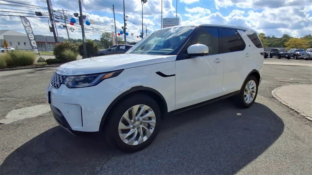 2023 Land Rover Discovery S photo 4