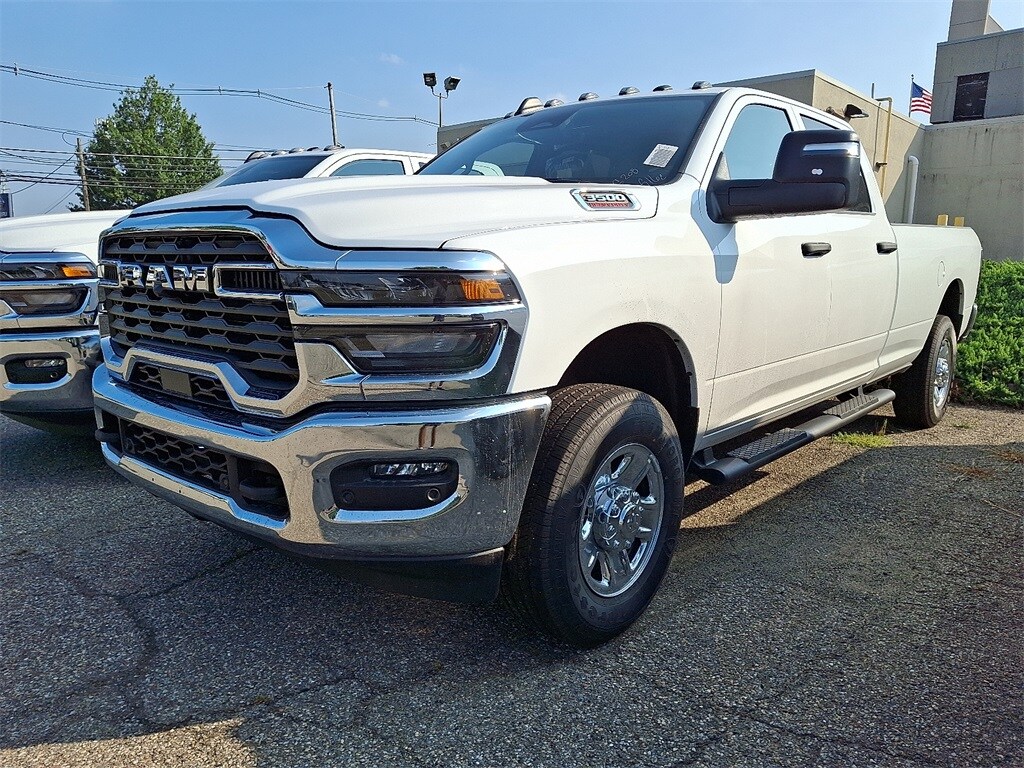 2025 Ram 3500 Tradesman photo 2