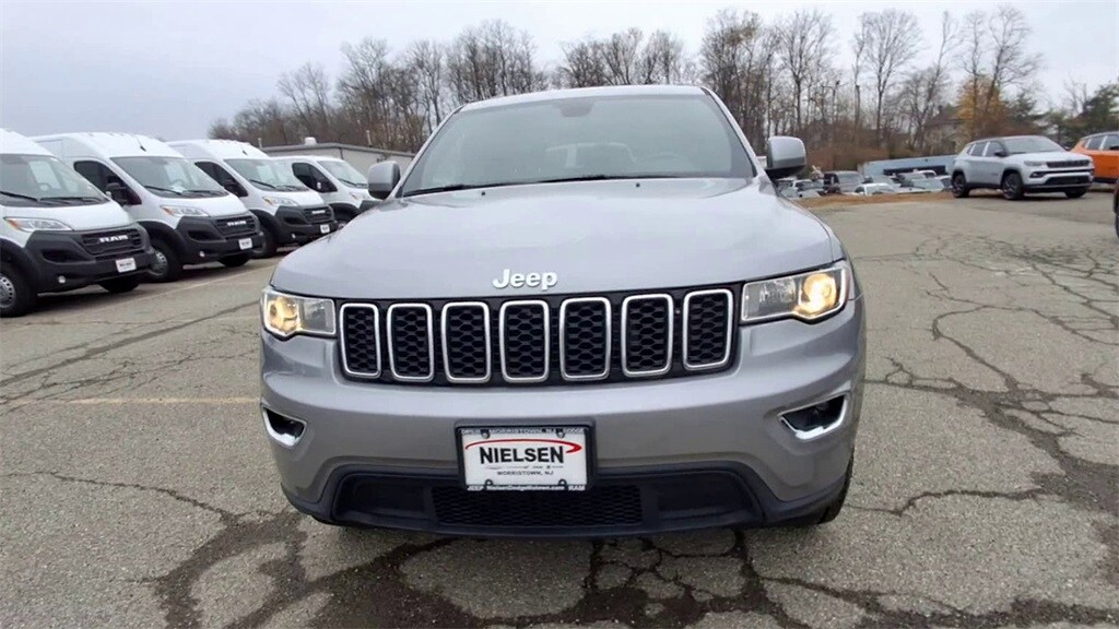 2020 Jeep Grand Cherokee Laredo E photo 3