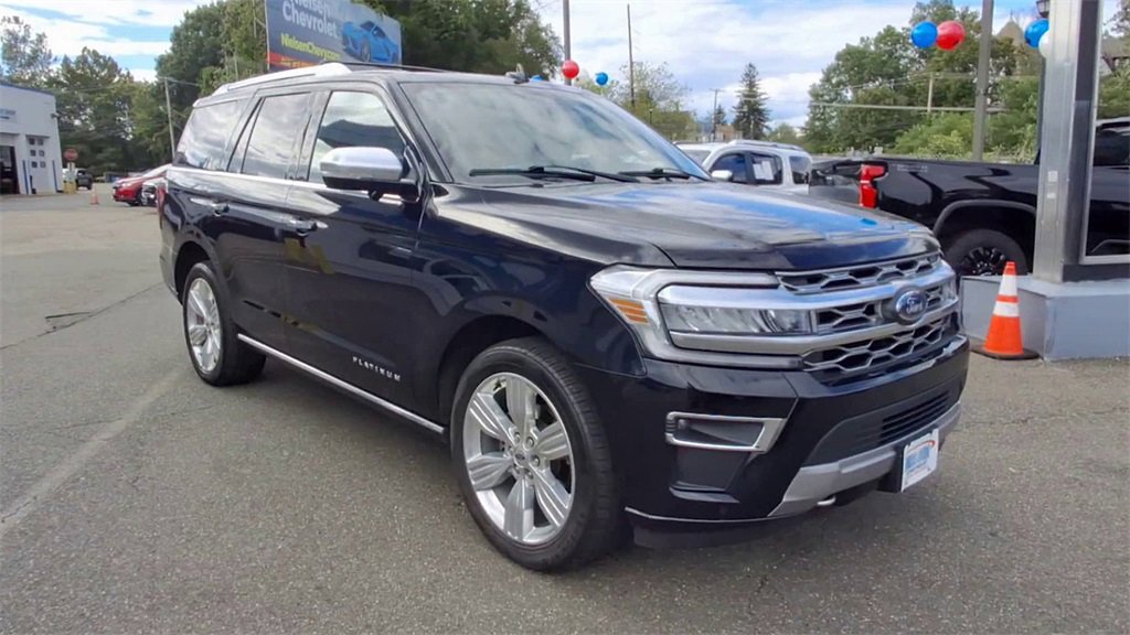 2023 Ford Expedition Platinum photo 2