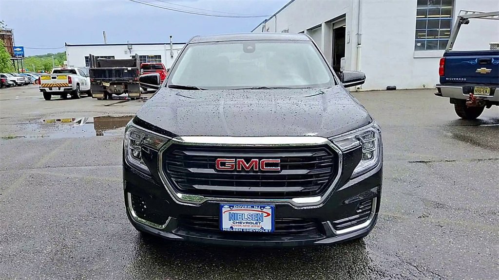 2024 Gmc Terrain SLE photo 3
