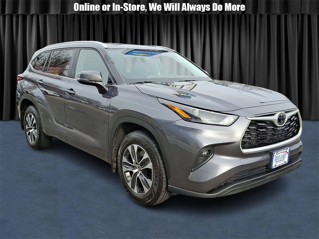 2023 Toyota Highlander XLE's photo