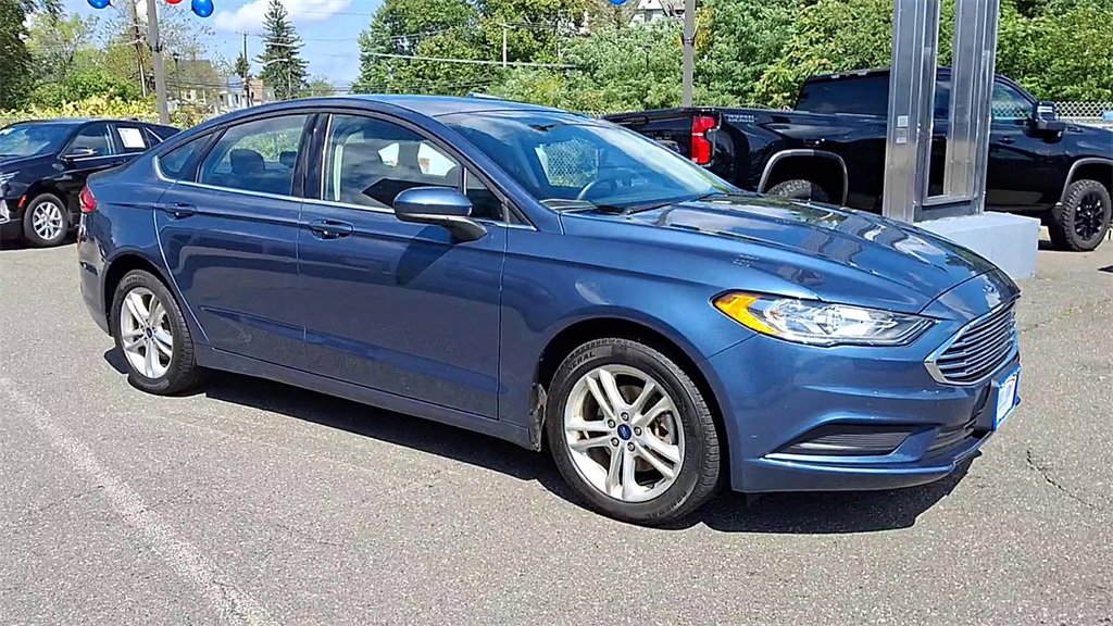 2018 Ford Fusion SE photo 2
