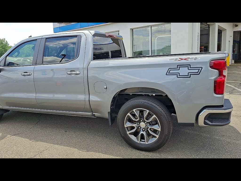 2023 Chevrolet Silverado 1500 LT - Photo 6