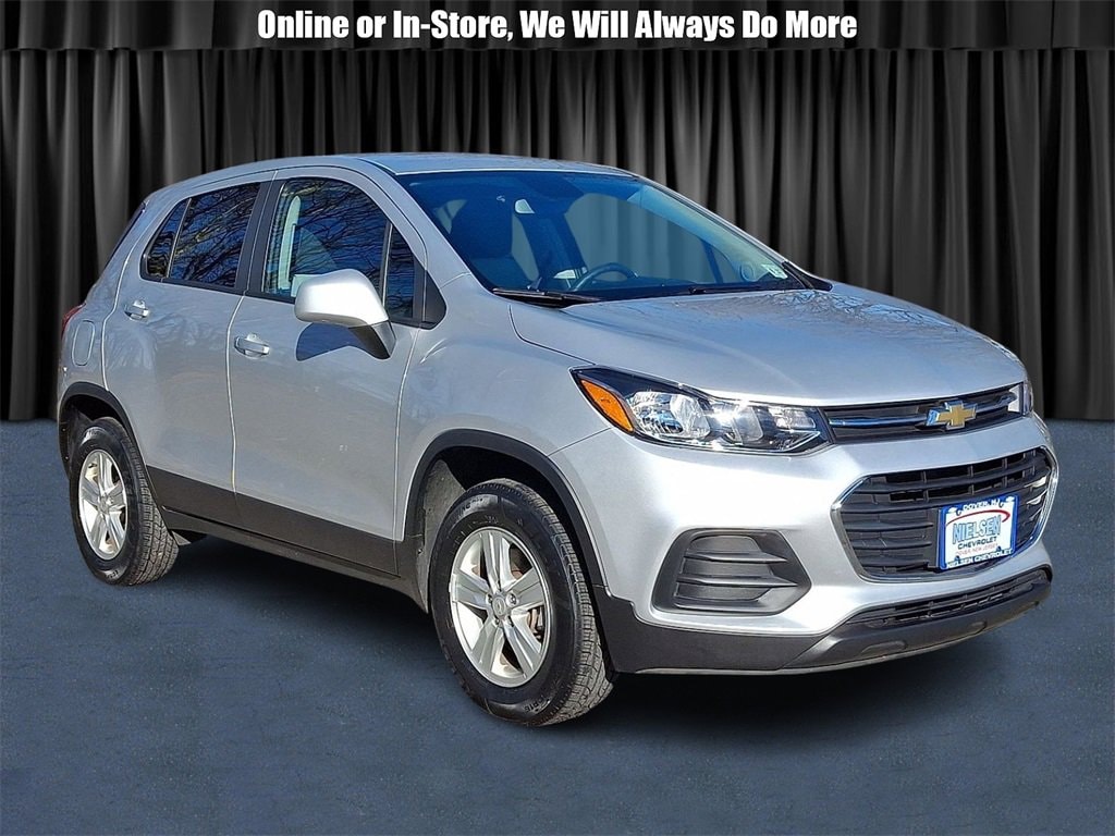 2022 Chevrolet Trax LS's photo