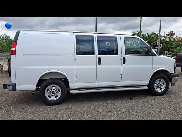 2025 GMC Savana Cargo Work Van - Photo 9