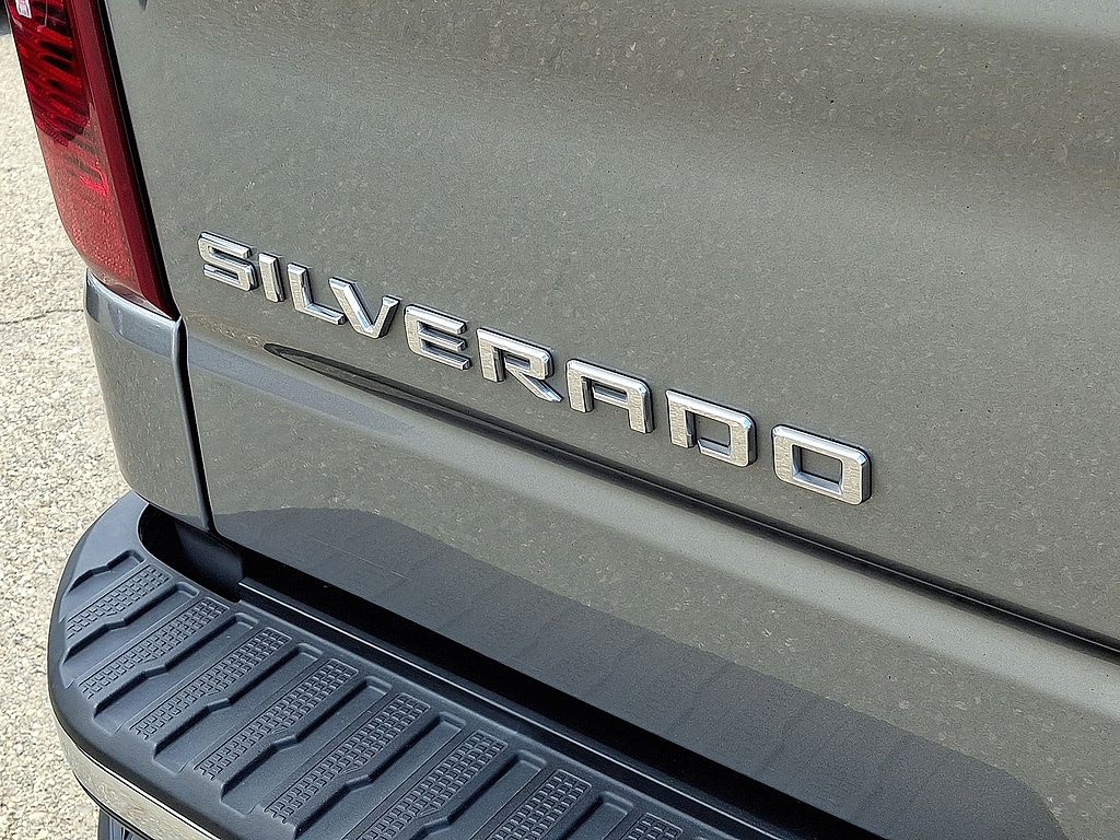 2023 Chevrolet Silverado 1500 LT - Photo 24