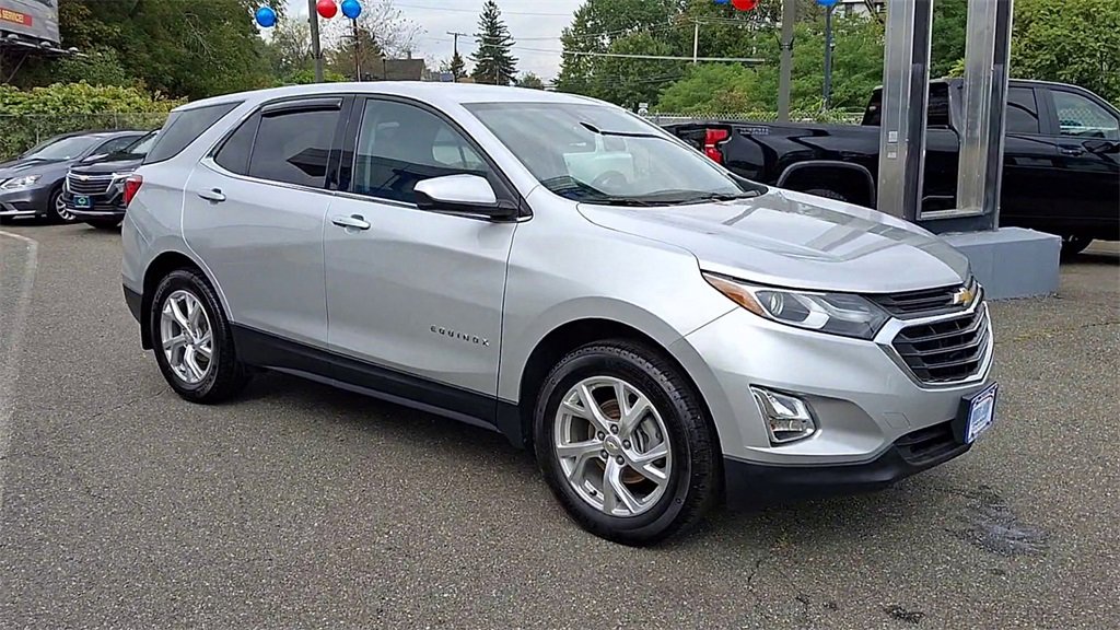 2020 Chevrolet Equinox LT photo 2