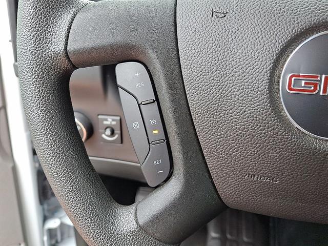 2025 GMC Savana Cargo Work Van - Photo 17