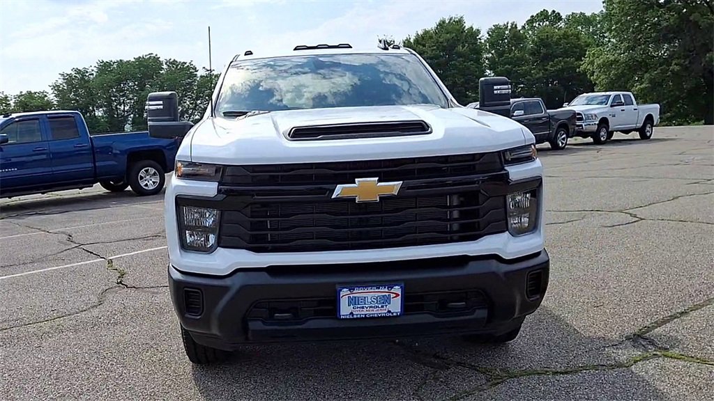 2025 Chevrolet Silverado 2500HD Work Truck photo 3
