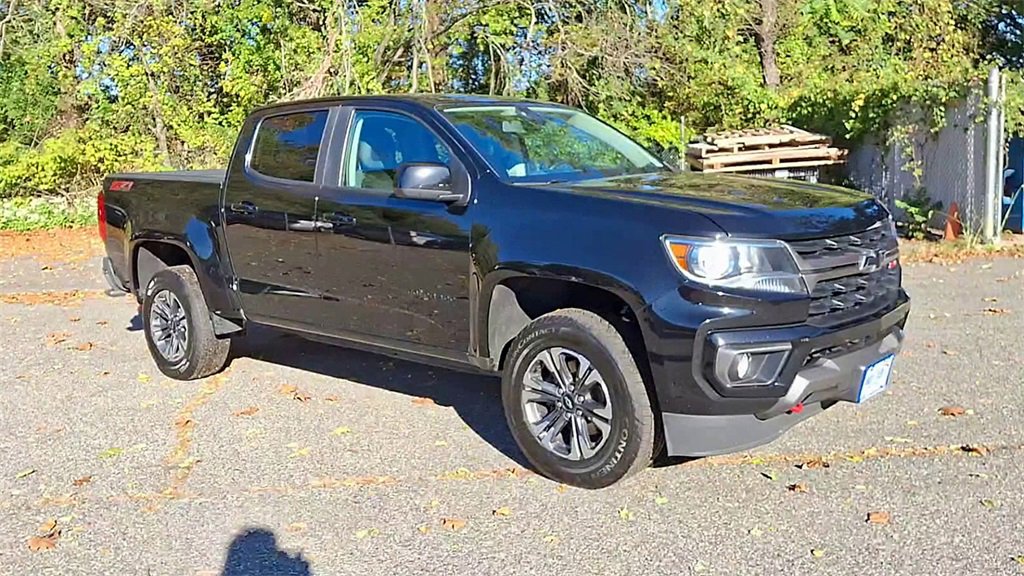 2022 Chevrolet Colorado Z71 photo 2