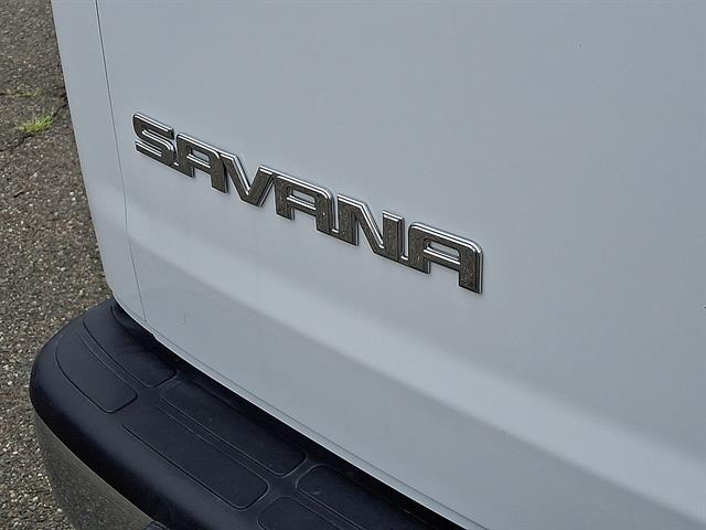 2025 GMC Savana Cargo Work Van - Photo 21