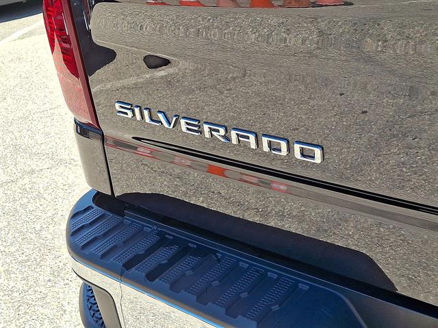 2023 Chevrolet Silverado 1500 LT - Photo 24