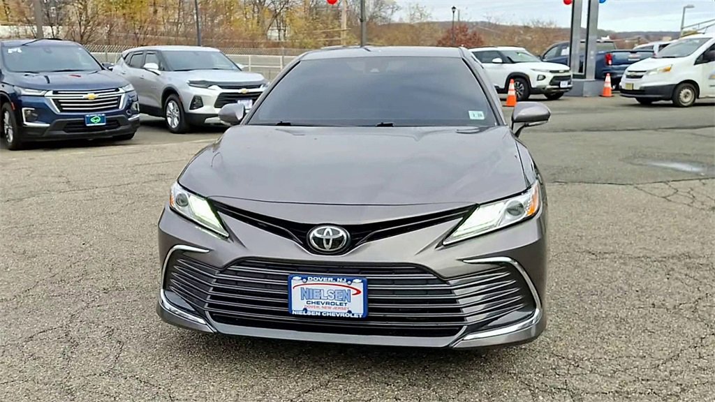 2023 Toyota Camry XLE photo 3