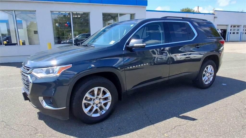 2020 Chevrolet Traverse 3LT photo 2