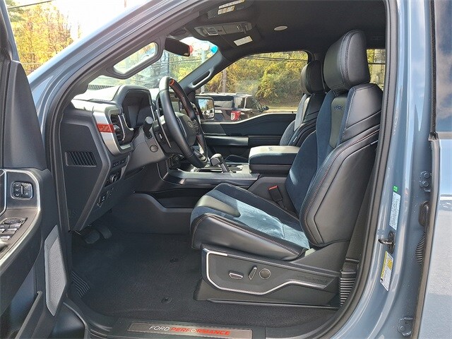 2023 Ford F-150 Raptor photo 3