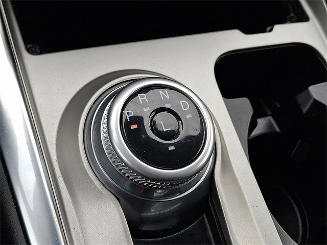 2023 Ford Explorer XLT photo 2