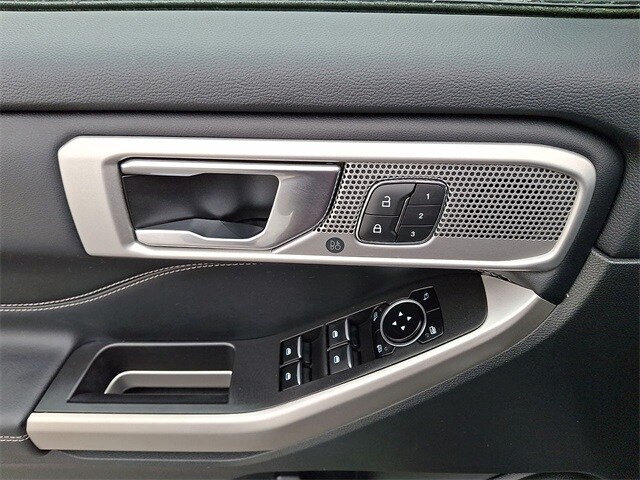2022 Ford Explorer Limited photo 2