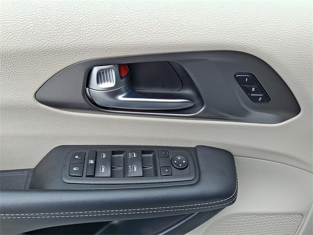 Certified 2023 Chrysler Pacifica Touring L with VIN 2C4RC1BG2PR620444 for sale in Sussex, NJ