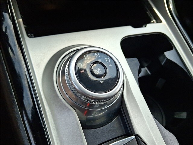 2024 Ford Explorer ST photo 4