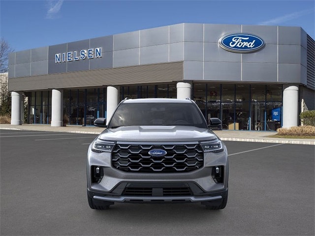 2026 Ford Explorer Platinum photo 4