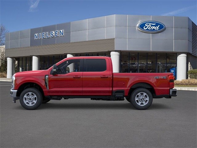 2026 Ford F-350 XLT photo 3