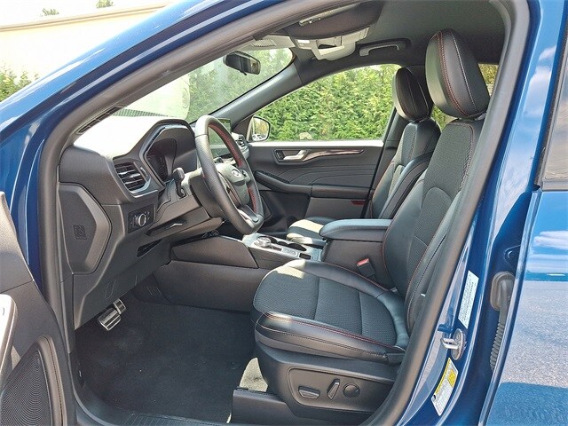 2023 Ford Escape ST-Line photo 3