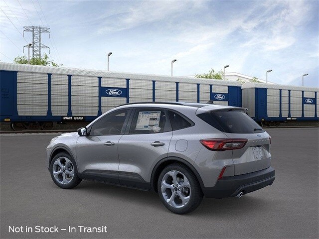 2026 Ford Escape ST-Line photo 4