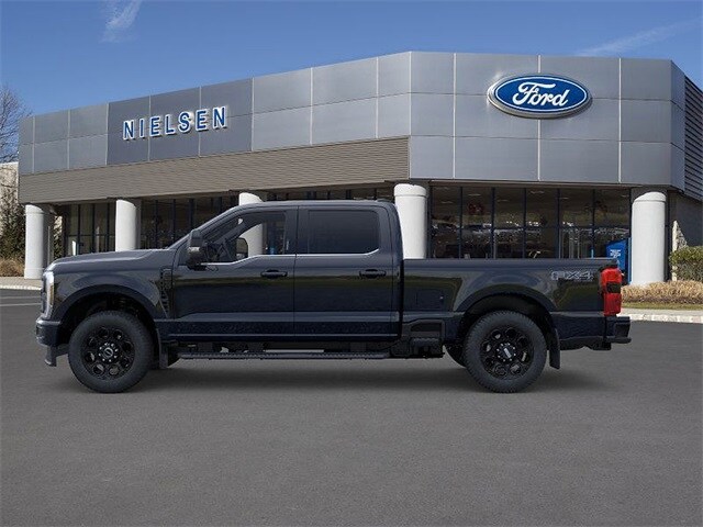 2025 Ford F-350 Lariat photo 3