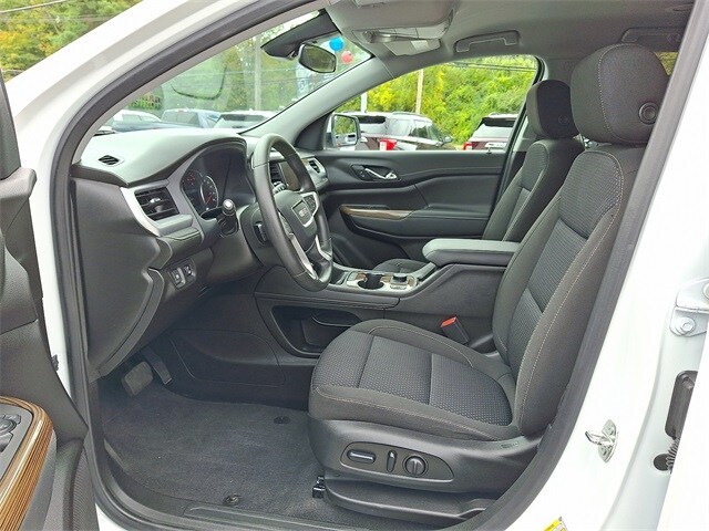 2023 Gmc Acadia SLE photo 3