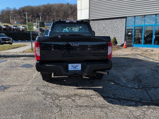 2022 Ford F-350 XL photo 4