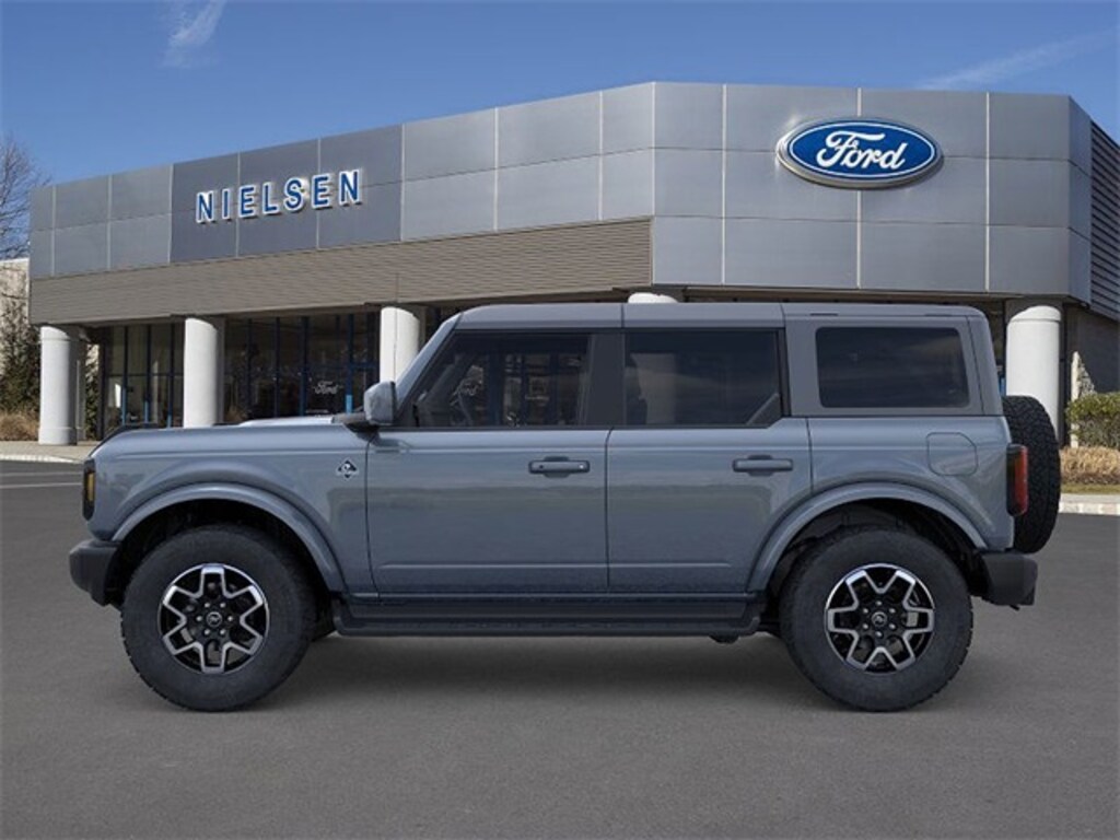 New 2025 Ford Bronco Outer Banks SUV