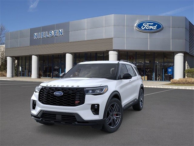 2025 Ford Explorer ST photo 2