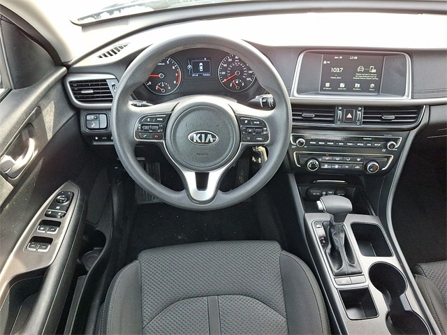 2018 Kia Optima LX photo 2