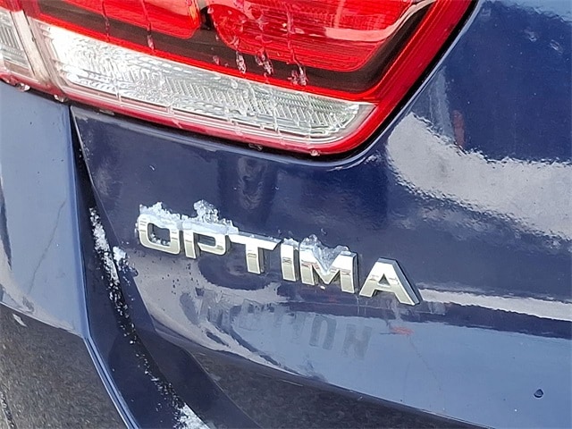 2018 Kia Optima LX photo 3