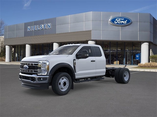 2025 Ford F-450 Super Duty Chassis Cab XL's photo
