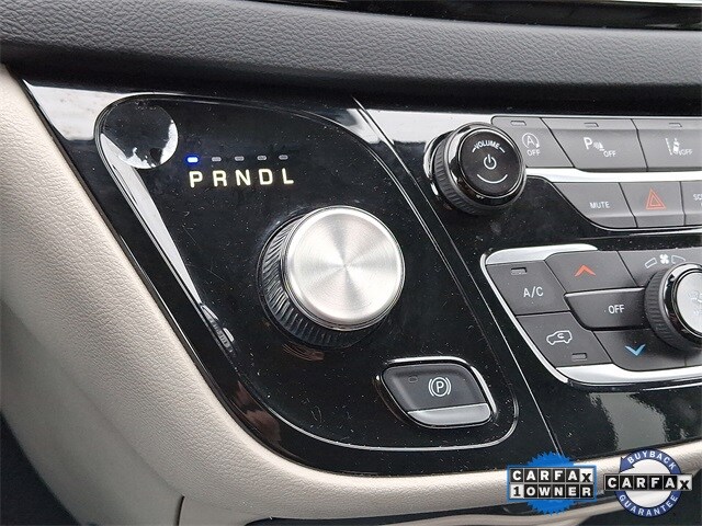 2023 Chrysler Pacifica Touring L photo 4