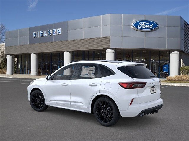 2026 Ford Escape Hybrid ST-Line Elite photo 4