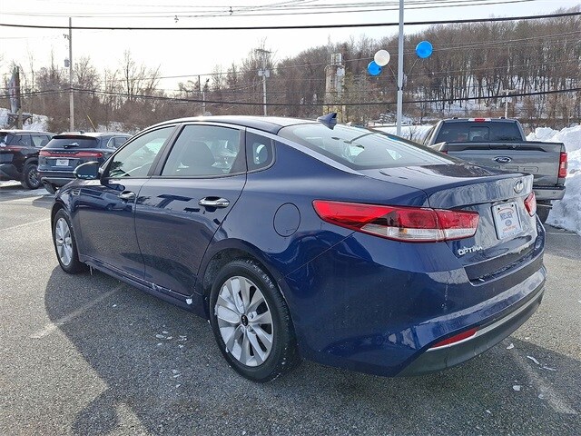 2018 Kia Optima LX photo 3