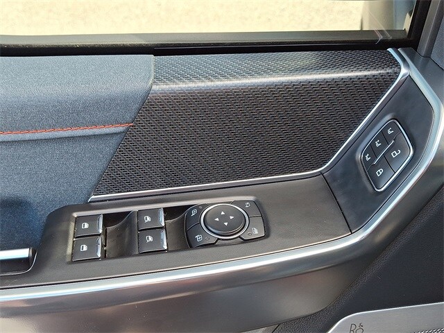 2023 Ford F-150 Raptor photo 2