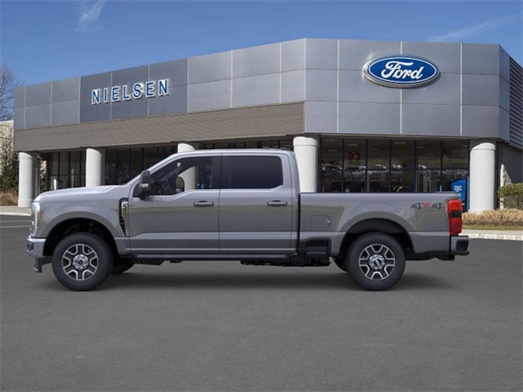 New 2026 Ford F-350 Lariat Truck Crew Cab