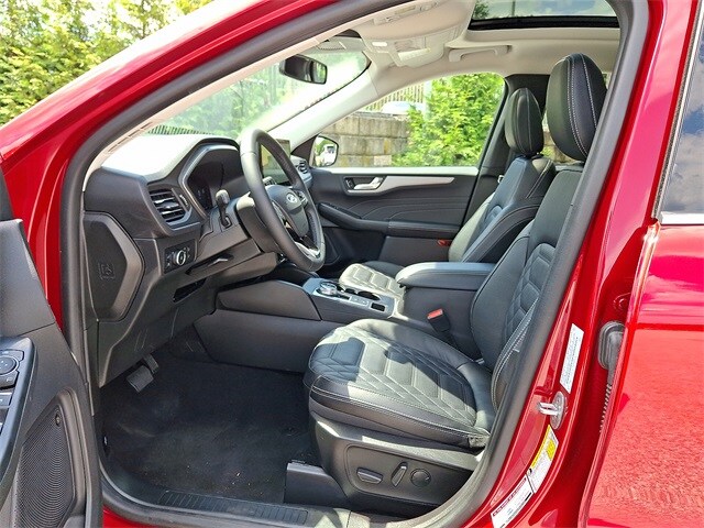 2023 Ford Escape Hybrid Platinum photo 3