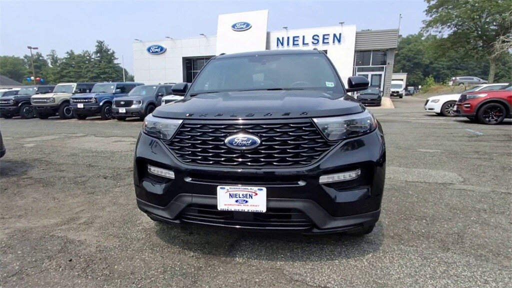 2023 Ford Explorer ST-Line photo 3