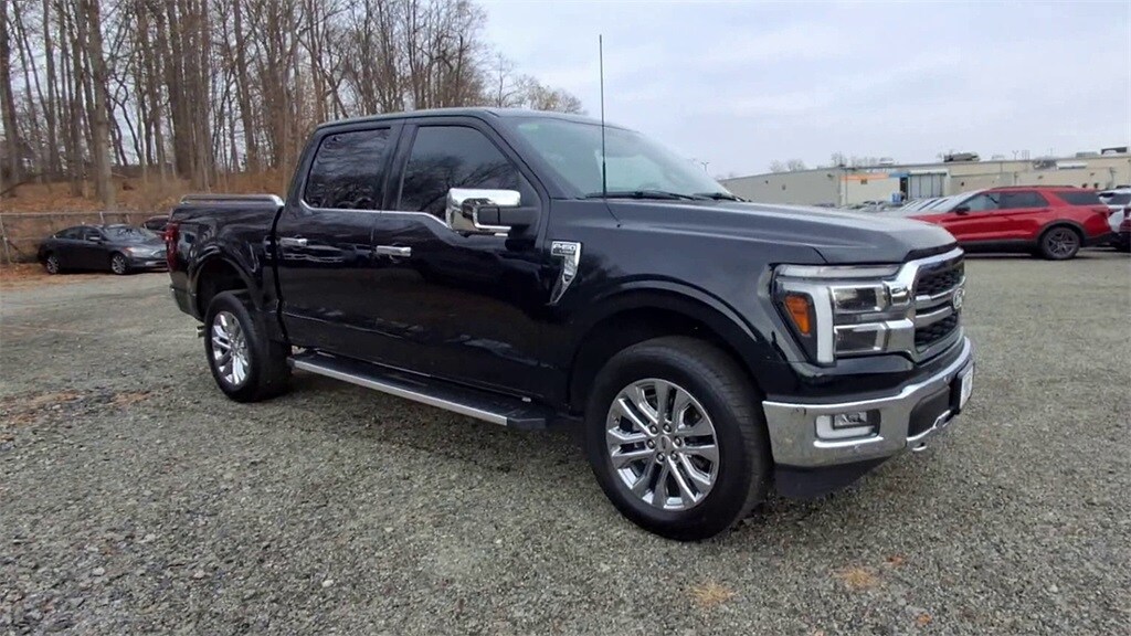 2024 Ford F-150 Lariat photo 2