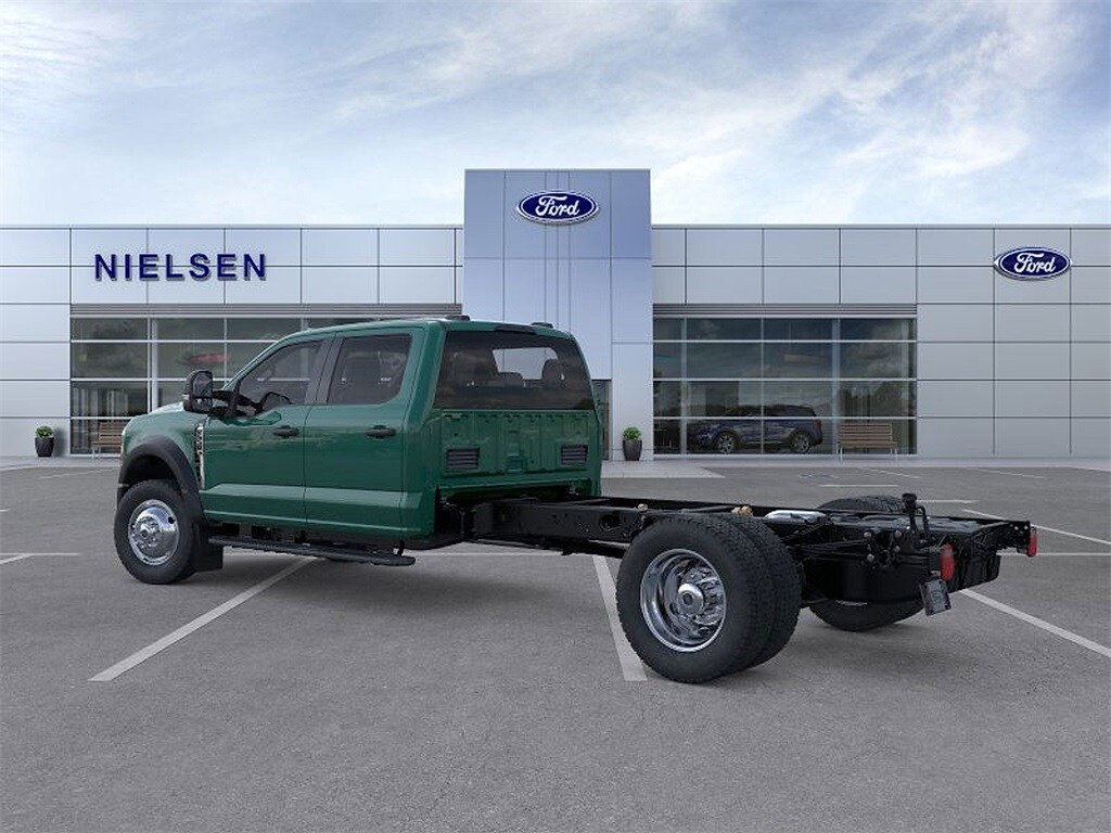 2025 Ford F-550 photo 4