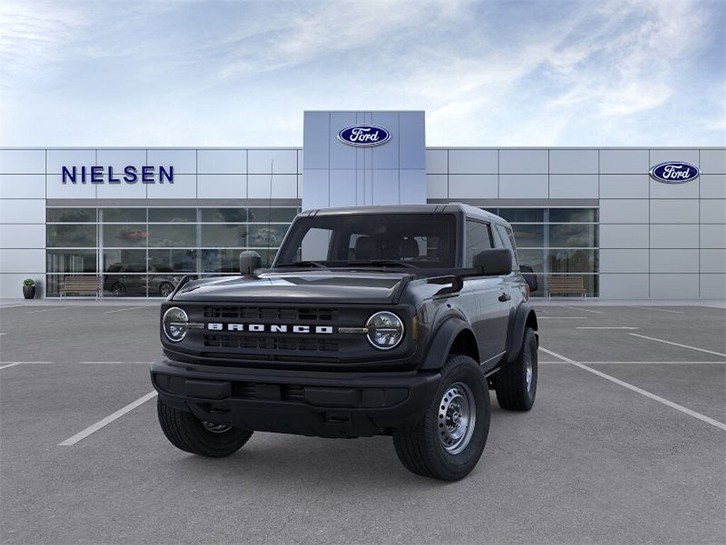 2025 Ford Bronco Base photo 2