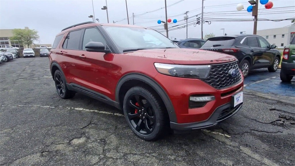 2021 Ford Explorer ST photo 2