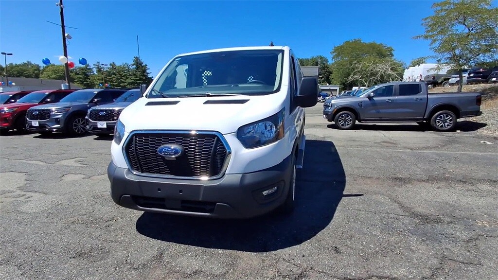 2023 Ford Transit photo 3