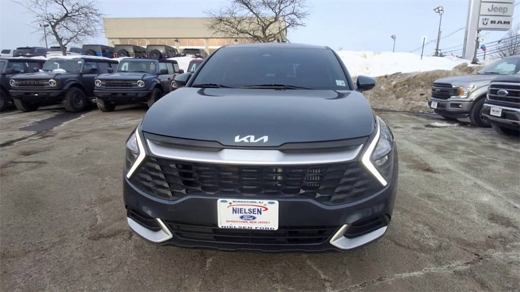2023 Kia Sportage Hybrid LX photo 4